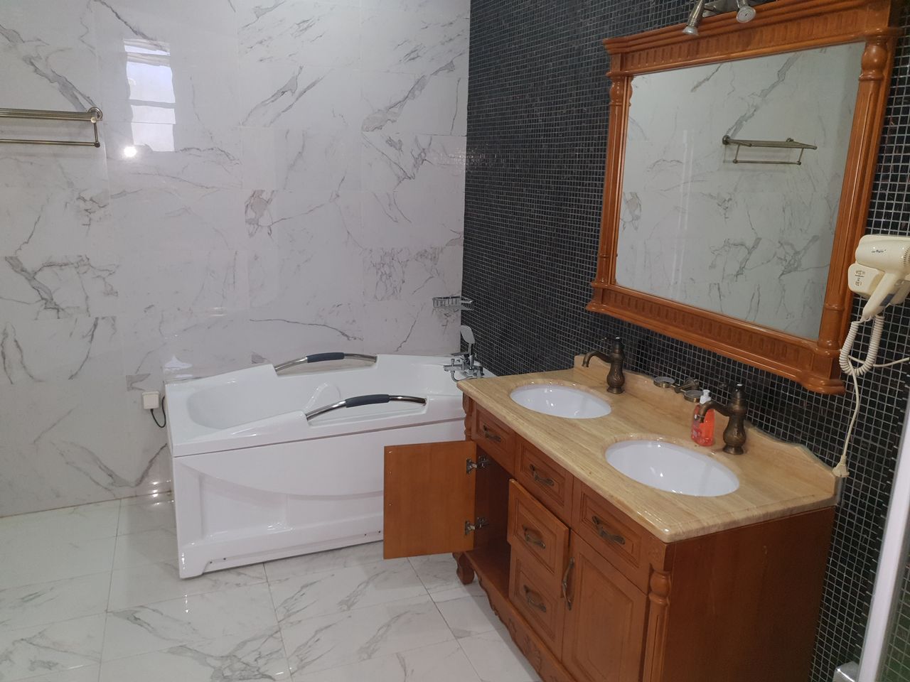 WhatsApp Image 2025-11-17 at 11.37.56 (2)